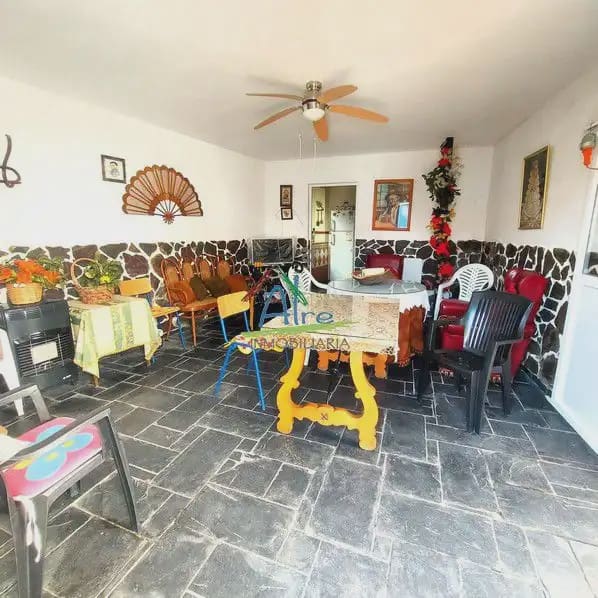 6 bedroom Townhouse for sale in Cala with garage - € 500,000 (Ref: 9784158)