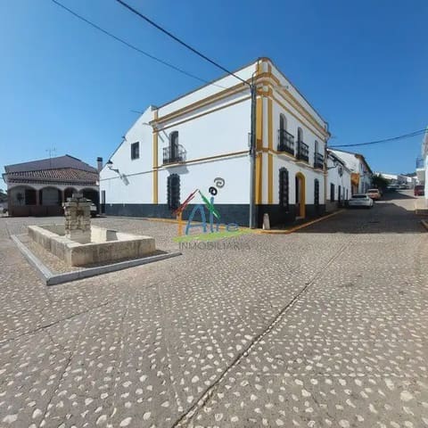 6 slaapkamer Huis te koop in Cala met garage - € 500.000 (Ref: 9784158)