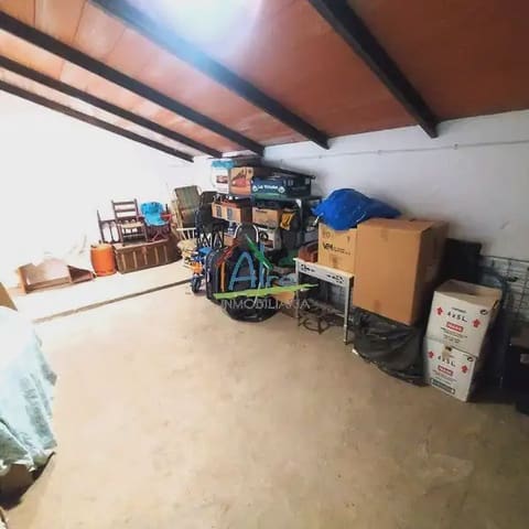 6 slaapkamer Huis te koop in Cala met garage - € 500.000 (Ref: 9784158)