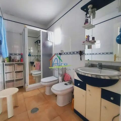 5 soveværelse Byhus til salg i Almonte med garage - € 350.000 (Ref: 9784162)