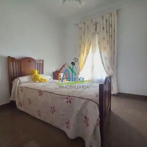Casa de 5 habitaciones en Almonte en venta con garaje - 240.000 € (Ref: 9784163)