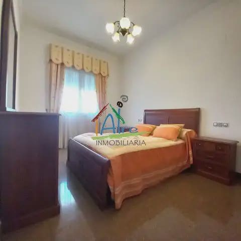 Casa de 5 habitaciones en Almonte en venta con garaje - 240.000 € (Ref: 9784163)