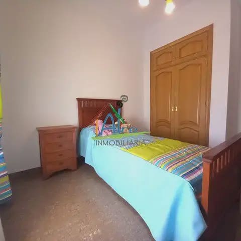 5 soveværelse Byhus til salg i Almonte med garage - € 240.000 (Ref: 9784163)