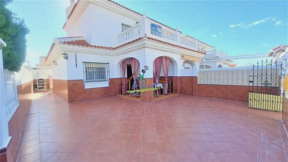 3 camera da letto Villetta Bifamiliare in vendita in Almonte con garage - 225.000 € (Rif: 9784164)