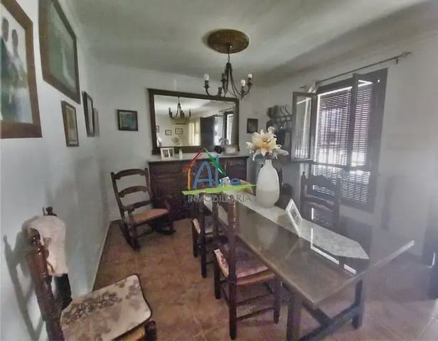 7 bedroom Townhouse for sale in El Rocío, Almonte with garage - € 611,000 (Ref: 9784167)