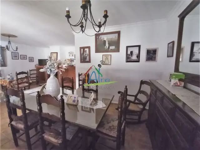 7 bedroom Townhouse for sale in El Rocío, Almonte with garage - € 611,000 (Ref: 9784167)