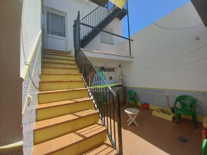 7 bedroom Townhouse for sale in Almonte with garage - € 611,000 (Ref: 9784167)