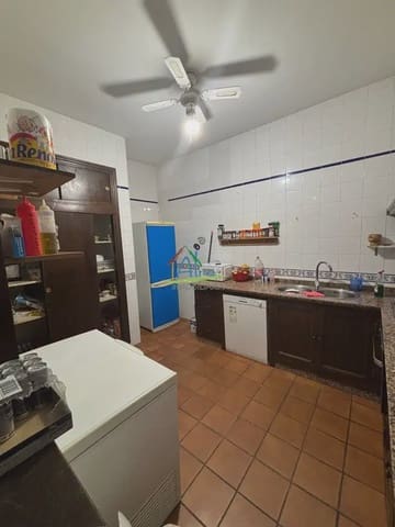 7 bedroom Townhouse for sale in El Rocío, Almonte - € 620,000 (Ref: 9784170)