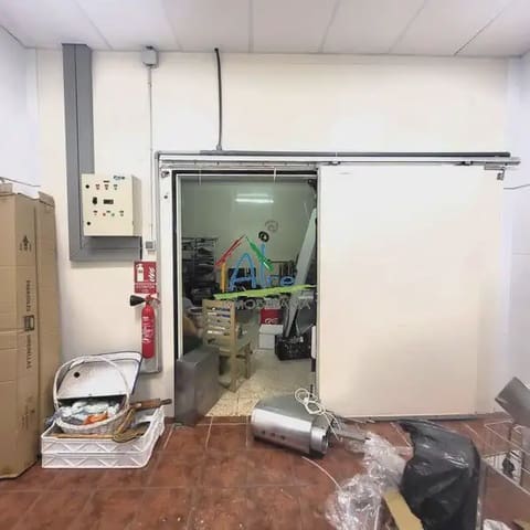 Kommersiell till salu i Almonte - 160 000 € (Ref: 9784172)