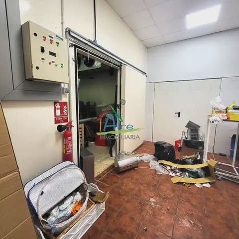 Kommersiell till salu i Almonte - 160 000 € (Ref: 9784172)