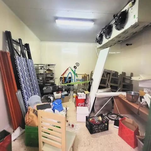 Kommersiell till salu i Almonte - 160 000 € (Ref: 9784172)