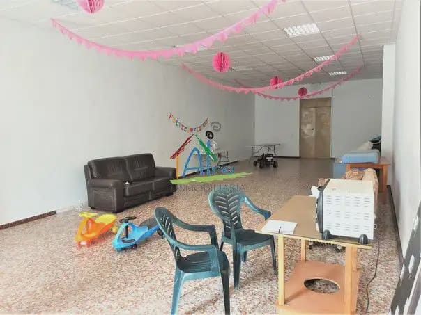 Commercieel te koop in Almonte - € 240.000 (Ref: 9784176)