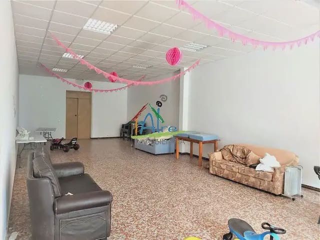 Commercieel te koop in Almonte - € 240.000 (Ref: 9784176)