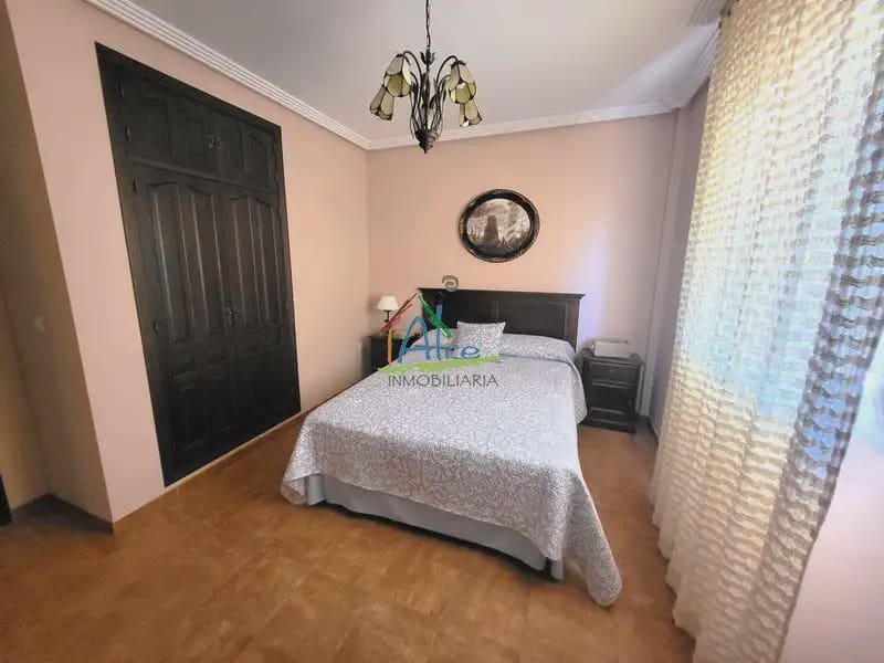 3 bedroom Villa for sale in Almonte with garage - € 330,000 (Ref: 9784178)