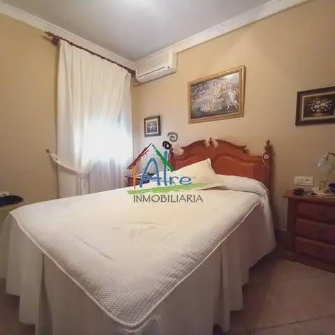 5 bedroom Villa for sale in Almonte with pool garage - € 396,000 (Ref: 9784183)