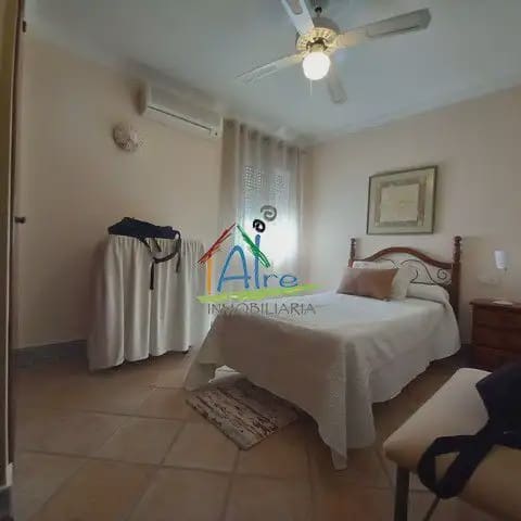 5 bedroom Villa for sale in Almonte with pool garage - € 396,000 (Ref: 9784183)