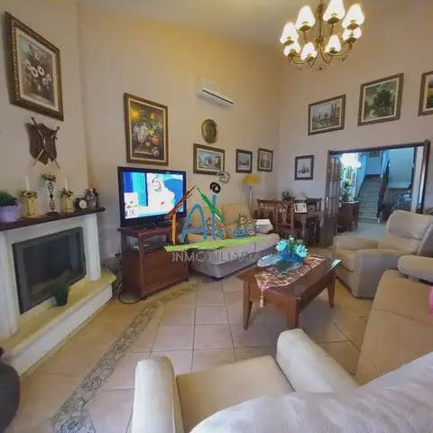 5 bedroom Villa for sale in Almonte with pool garage - € 396,000 (Ref: 9784183)