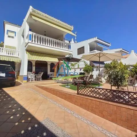 5 Zimmer Villa zu verkaufen in Almonte mit Pool Garage - 396.000 € (Ref: 9784183)