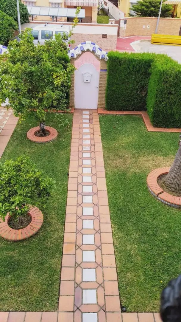 4 soveværelse Villa til salg i Almonte med swimmingpool garage - € 390.000 (Ref: 9784188)