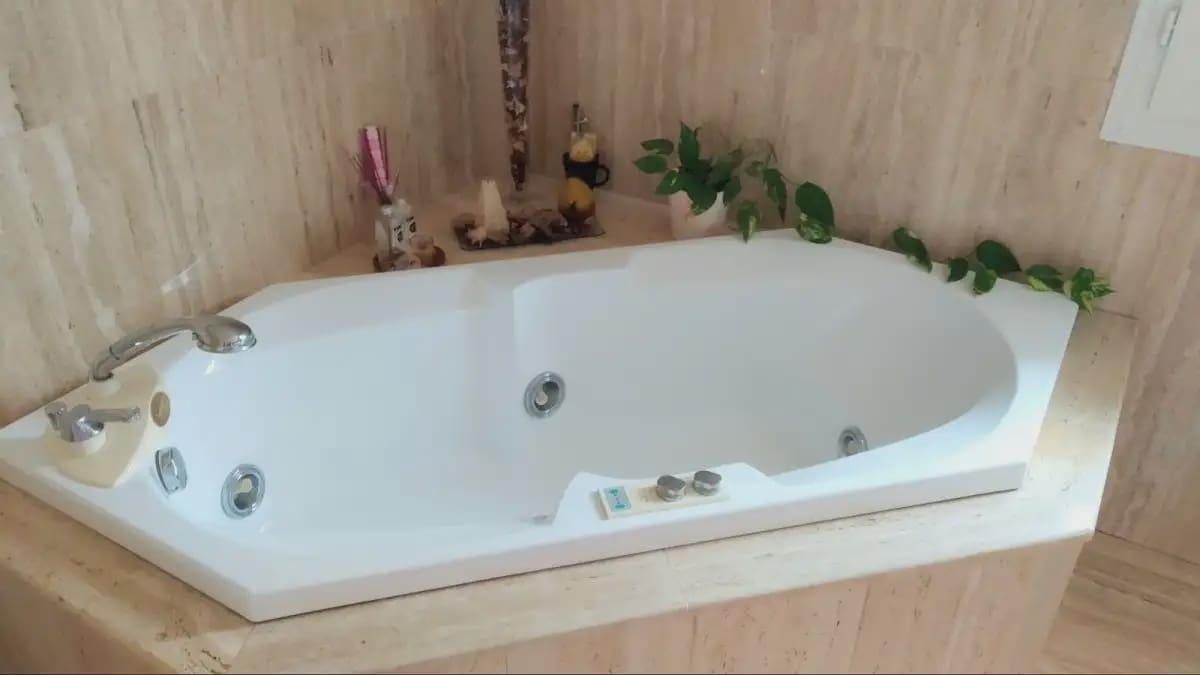 4 soveværelse Villa til salg i Almonte med swimmingpool garage - € 390.000 (Ref: 9784188)