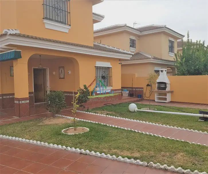 11 soveværelse Villa til salg i Almonte med garage - € 720.000 (Ref: 9784189)