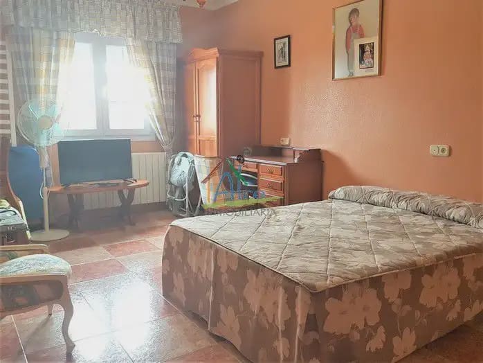 11 soveværelse Villa til salg i Almonte med garage - € 720.000 (Ref: 9784189)