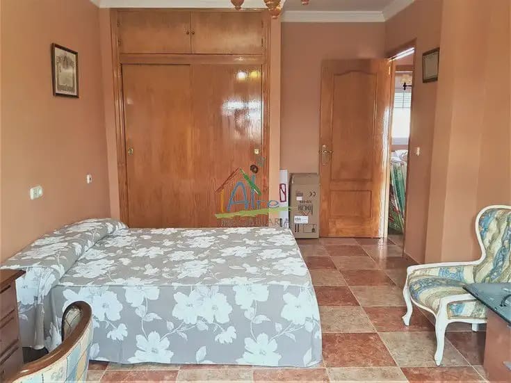 11 soveværelse Villa til salg i Almonte med garage - € 720.000 (Ref: 9784189)