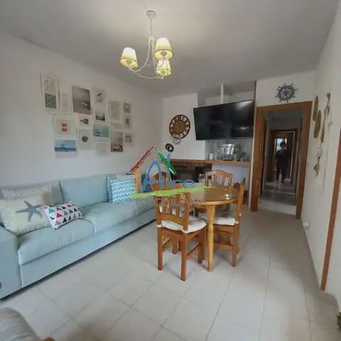 11 soveværelse Semi-Rækkehus til salg i Almonte med garage - € 400.000 (Ref: 9784202)