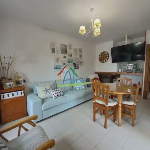 11 soveværelse Semi-Rækkehus til salg i Almonte med garage - € 400.000 (Ref: 9784202)