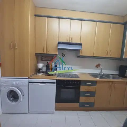 11 soveværelse Semi-Rækkehus til salg i Almonte med garage - € 400.000 (Ref: 9784202)