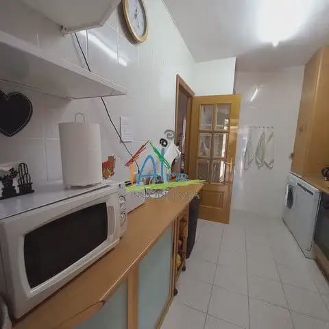 11 soveværelse Semi-Rækkehus til salg i Almonte med garage - € 400.000 (Ref: 9784202)