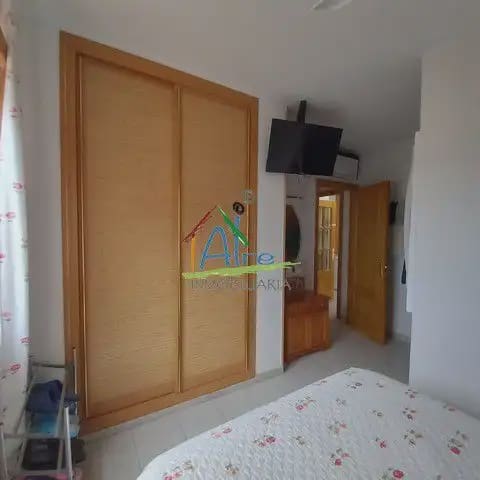 11 soveværelse Semi-Rækkehus til salg i Almonte med garage - € 400.000 (Ref: 9784202)