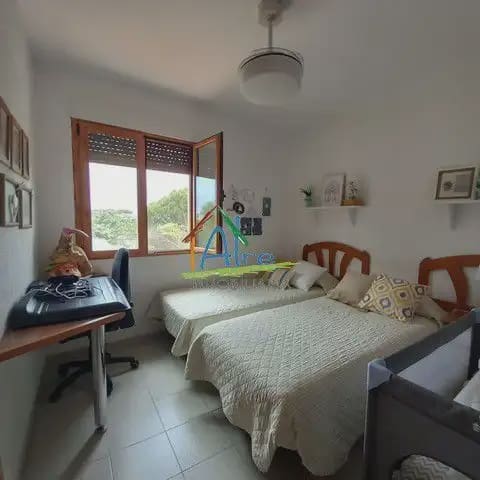 11 soveværelse Semi-Rækkehus til salg i Almonte med garage - € 400.000 (Ref: 9784202)