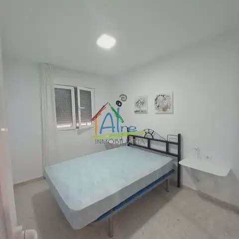 11 soveværelse Semi-Rækkehus til salg i Almonte med garage - € 400.000 (Ref: 9784202)