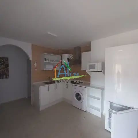 11 soveværelse Semi-Rækkehus til salg i Almonte med garage - € 400.000 (Ref: 9784202)