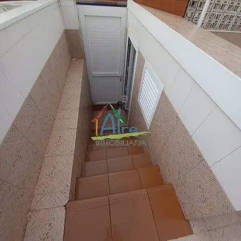 11 soveværelse Semi-Rækkehus til salg i Almonte med garage - € 400.000 (Ref: 9784202)