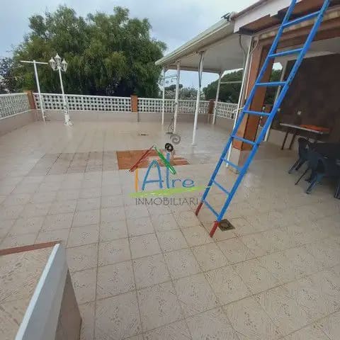 11 soveværelse Semi-Rækkehus til salg i Almonte med garage - € 400.000 (Ref: 9784202)