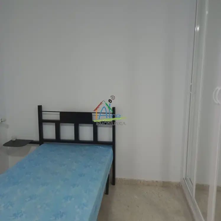 11 soveværelse Semi-Rækkehus til salg i Almonte med garage - € 400.000 (Ref: 9784202)