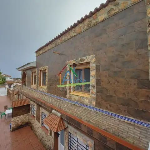 11 soveværelse Semi-Rækkehus til salg i Almonte med garage - € 400.000 (Ref: 9784202)