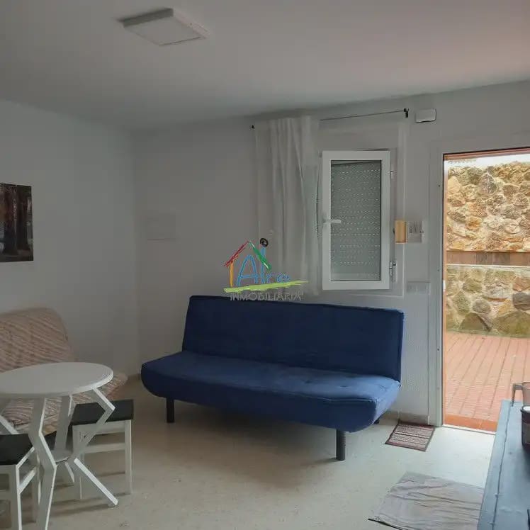 11 soveværelse Semi-Rækkehus til salg i Almonte med garage - € 400.000 (Ref: 9784202)