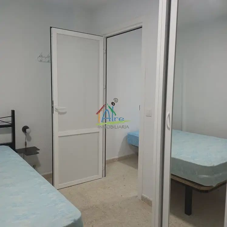 11 soveværelse Semi-Rækkehus til salg i Almonte med garage - € 400.000 (Ref: 9784202)