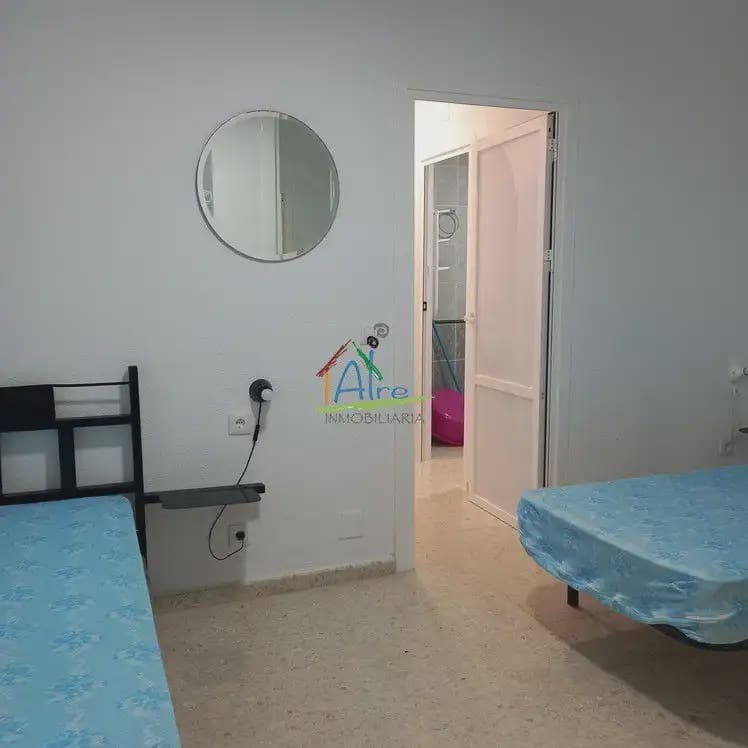 11 soveværelse Semi-Rækkehus til salg i Almonte med garage - € 400.000 (Ref: 9784202)