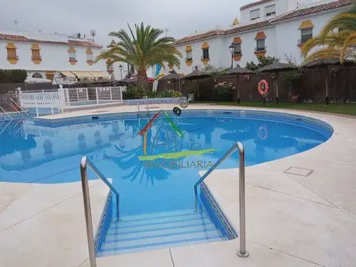 3 makuuhuone Omakotitalo vuokrattavana paikassa Almonte mukana uima-altaan - 7 000 € (Ref: 9784203)