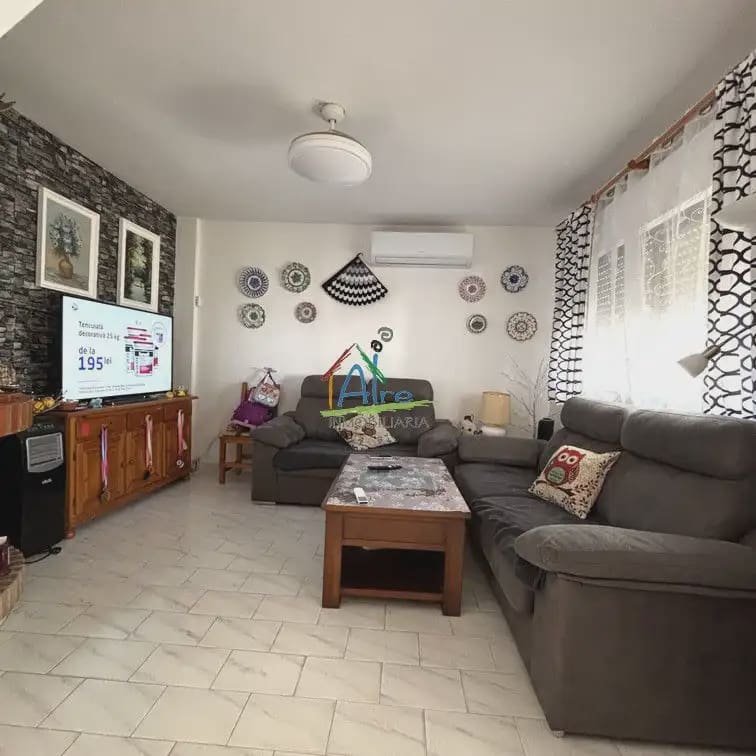 3 makuuhuone Omakotitalo vuokrattavana paikassa Almonte mukana uima-altaan - 7 000 € (Ref: 9784203)