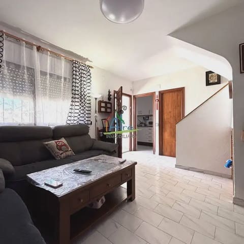 3 makuuhuone Omakotitalo vuokrattavana paikassa Almonte mukana uima-altaan - 7 000 € (Ref: 9784203)