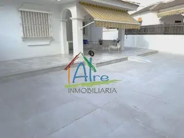 5 bedroom Villa for sale in Almonte with garage - € 457,000 (Ref: 9784204)