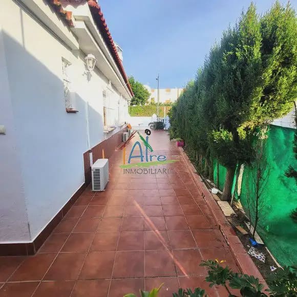 4 soveværelse Byhus til salg i Almonte med garage - € 295.000 (Ref: 9784208)