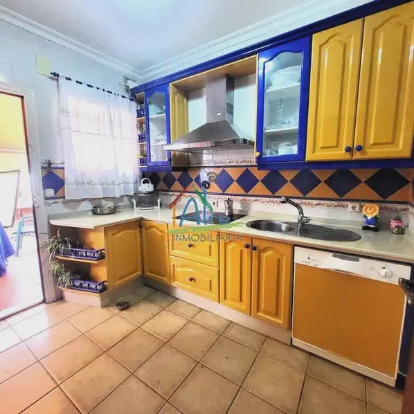 4 soveværelse Byhus til salg i Almonte med garage - € 295.000 (Ref: 9784208)