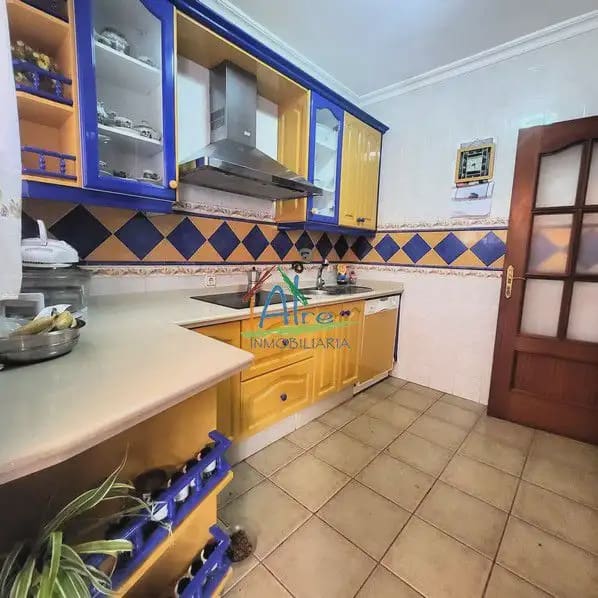 4 soveværelse Byhus til salg i Almonte med garage - € 295.000 (Ref: 9784208)