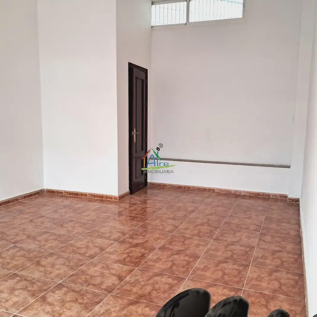 Commerciale in vendita in Pilas - 28.000 € (Rif: 9784213)